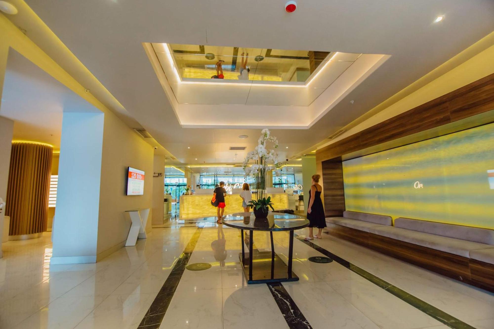 Orbi City Black Sea View Aparthotel 바투미 외부 사진